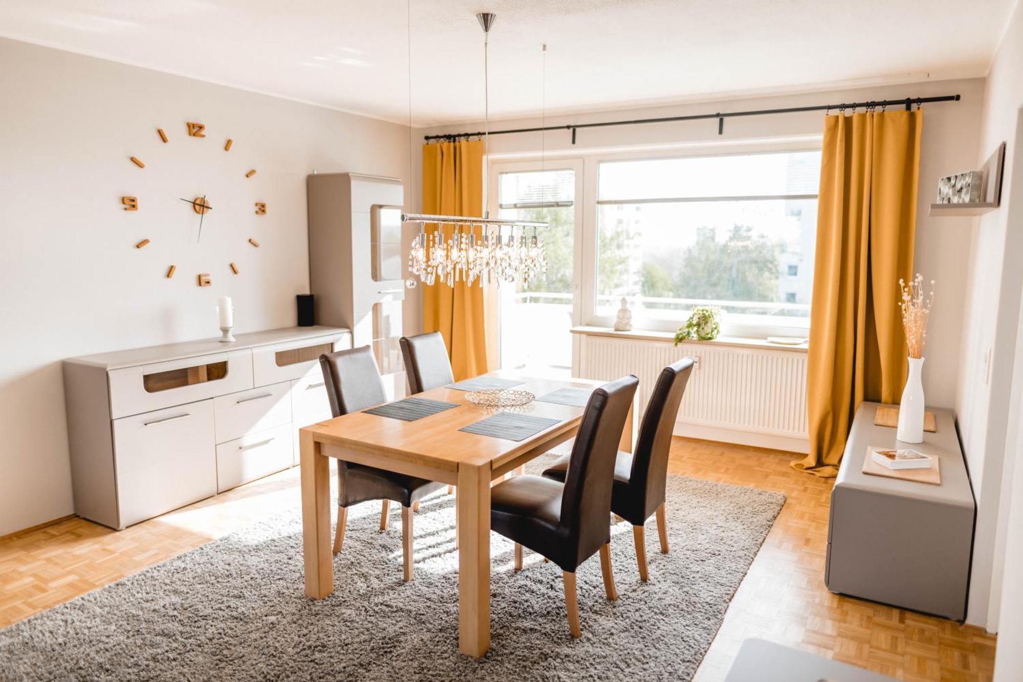 Me Homes - Grosse Moderne Designer-Wohnung Fuer Urlaub Und Business - Mit Kueche, Buero, Balkon Und 2 Parkplaetzen 拜罗伊特 外观 照片