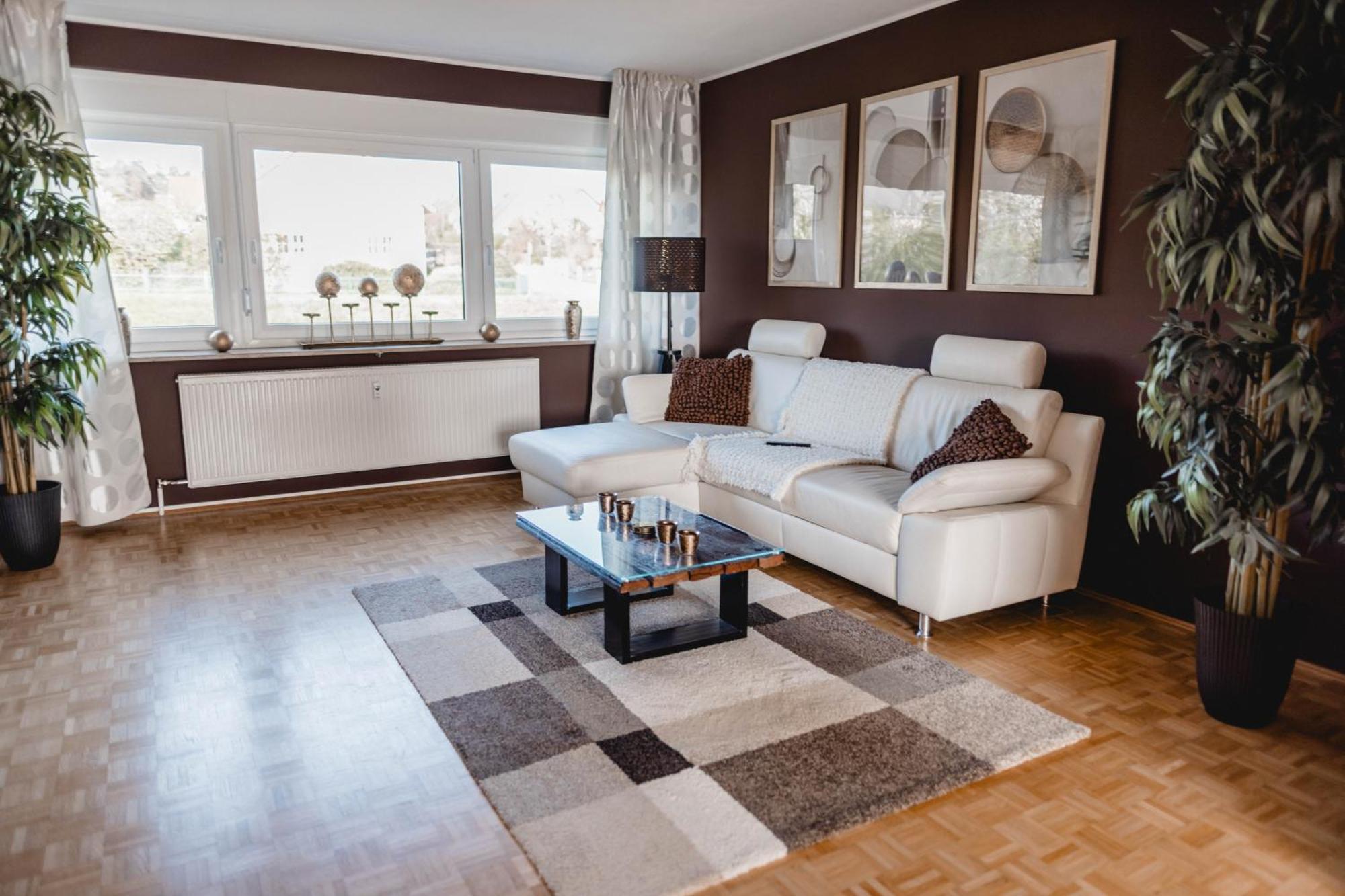 Me Homes - Grosse Moderne Designer-Wohnung Fuer Urlaub Und Business - Mit Kueche, Buero, Balkon Und 2 Parkplaetzen 拜罗伊特 外观 照片